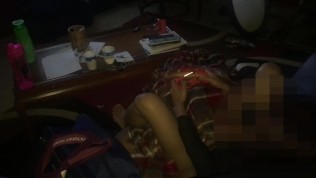 Neighbor eating my pussy again while playing fortnite I cream in his mouth